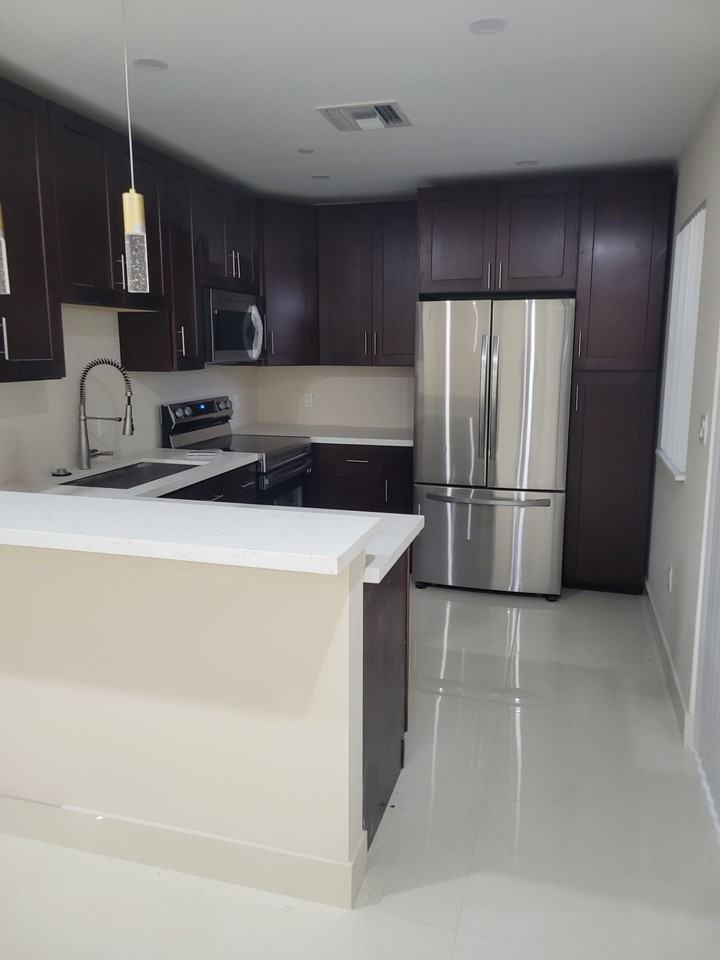 5982 Nw 94th Ave - Photo 3 of 13