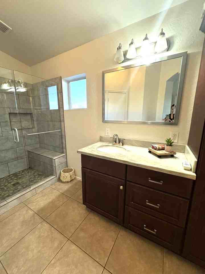 3206 E Kristal Way #NA - Photo 4 of 24