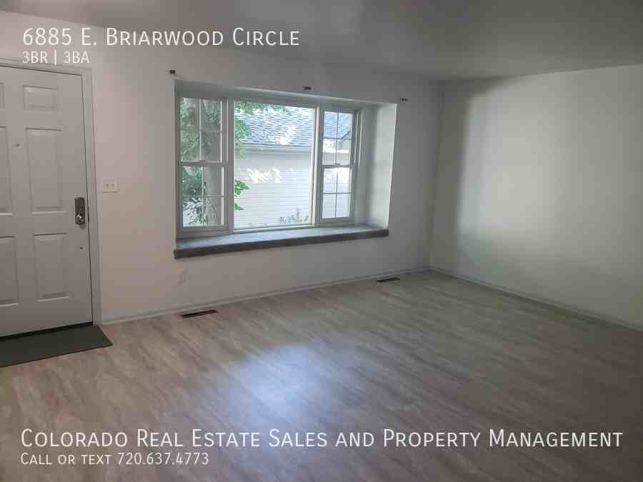 6885 E Briarwood Cir - Photo 3 of 23