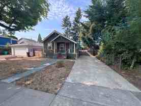 5025 Se Knapp St - Photo 1 of 1