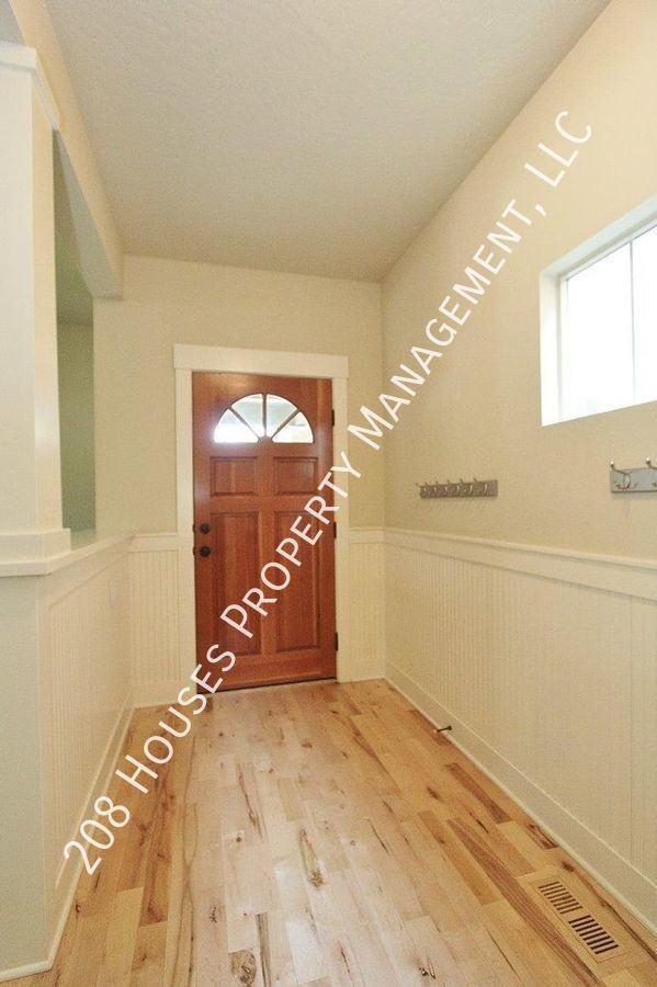 3819 W Grover St - Photo 2 of 27