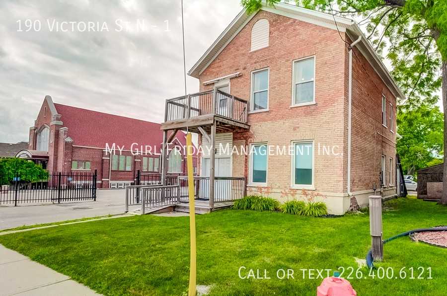 190 Victoria St N #1