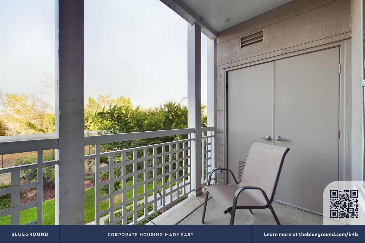 3901 Lick Mill Boulevard - Photo 5 of 29