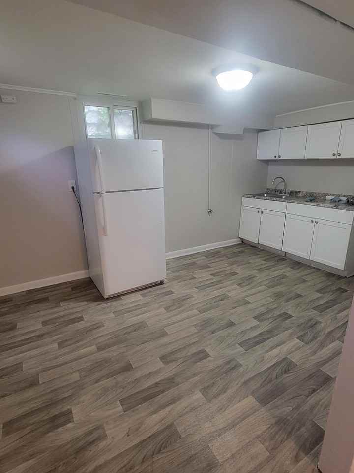 2417 Tyler Street Lower - Photo 2 of 3