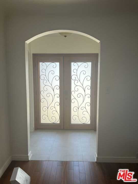 5125 Southridge Ave - Photo 3 of 10