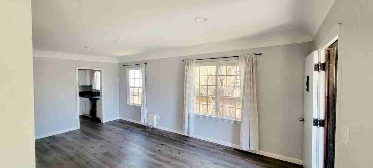 6455 Gundry Ave - Photo 5 of 24