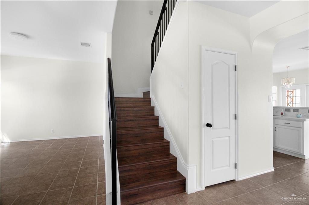 1425 Sweet Ln - Photo 2 of 13