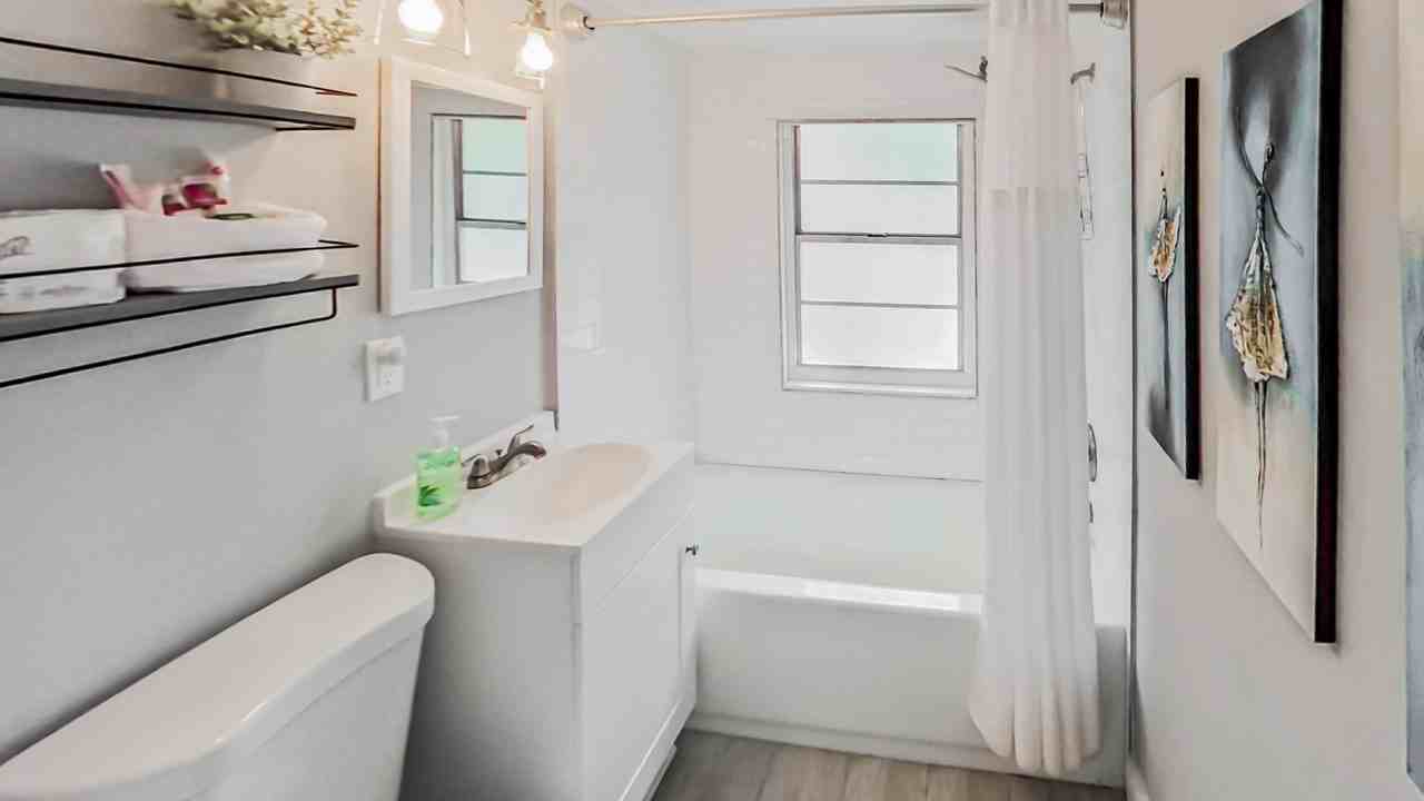 E 4th St - Photo 6 of 19