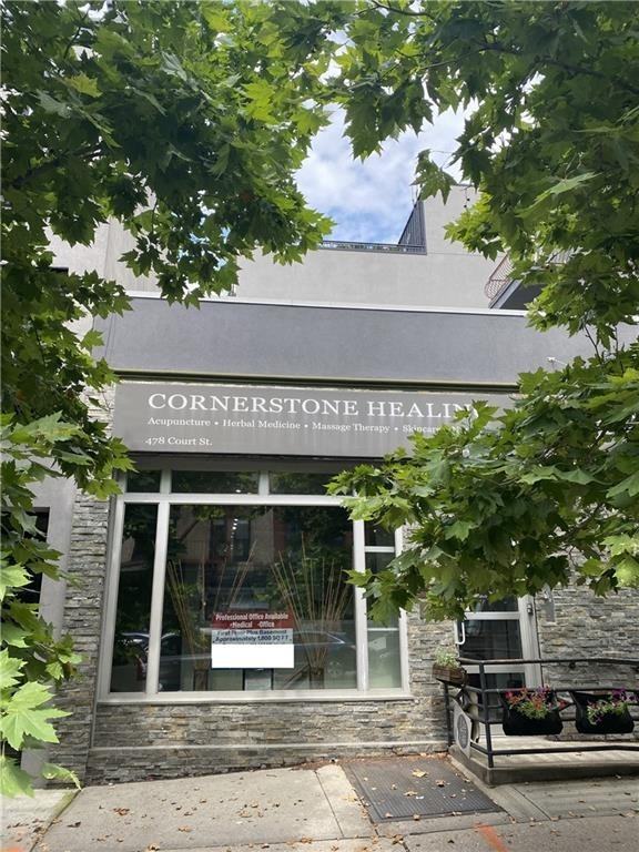 478 Court St - Photo 4 of 24