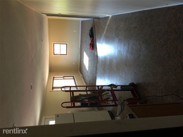 301 Colby St - Photo 2 of 10