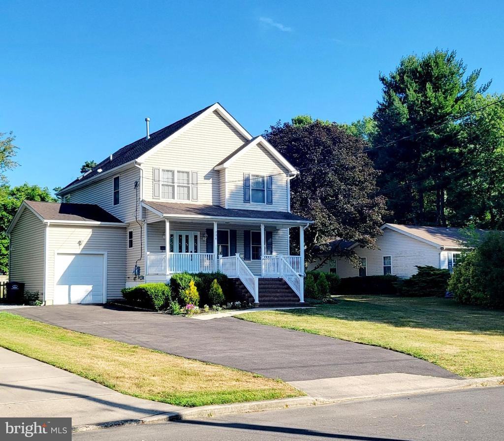 236 Center St - Photo 2 of 50