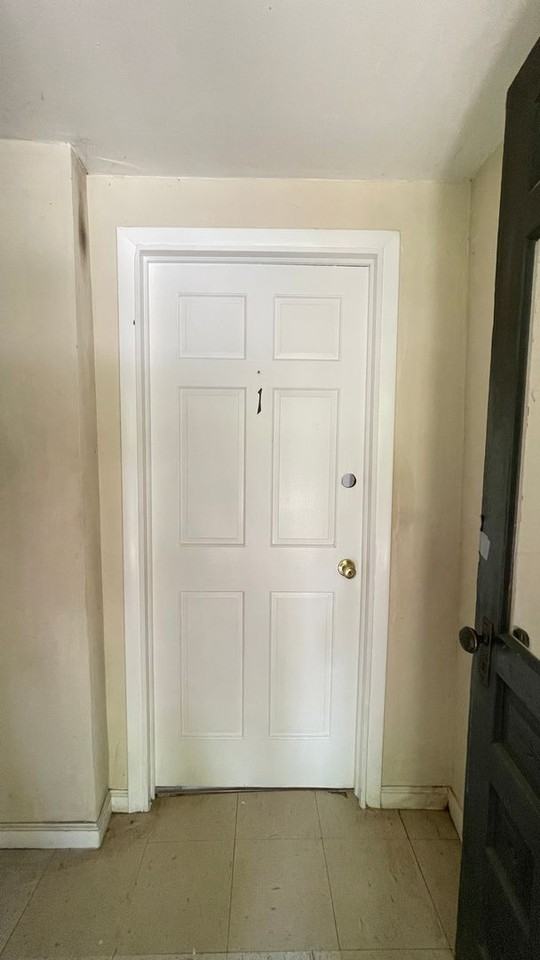 1113 State St - Photo 4 of 10