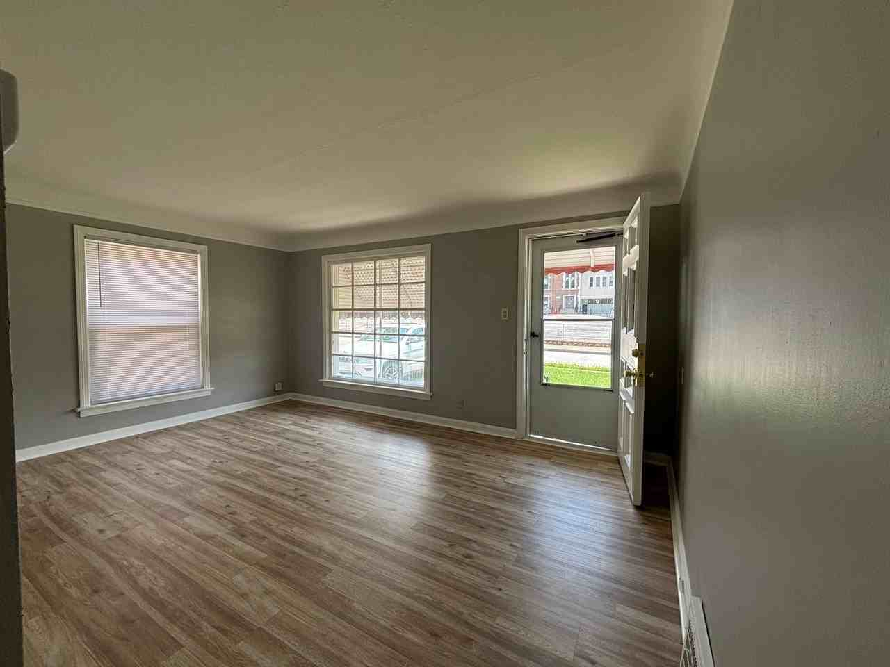 10601 Penfield Ave - Photo 3 of 12