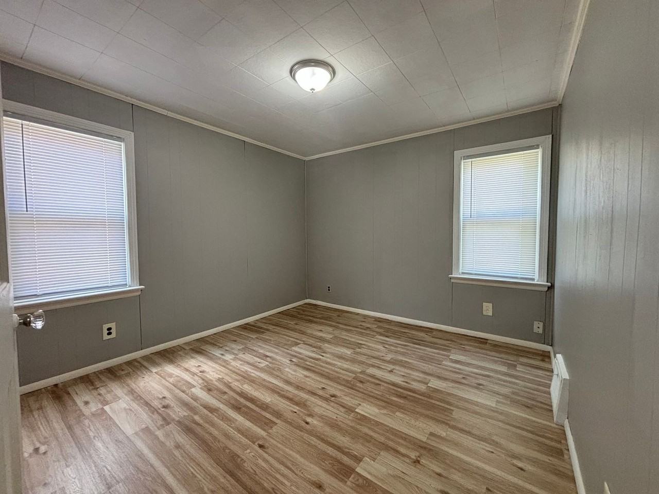 10601 Penfield Ave - Photo 6 of 12