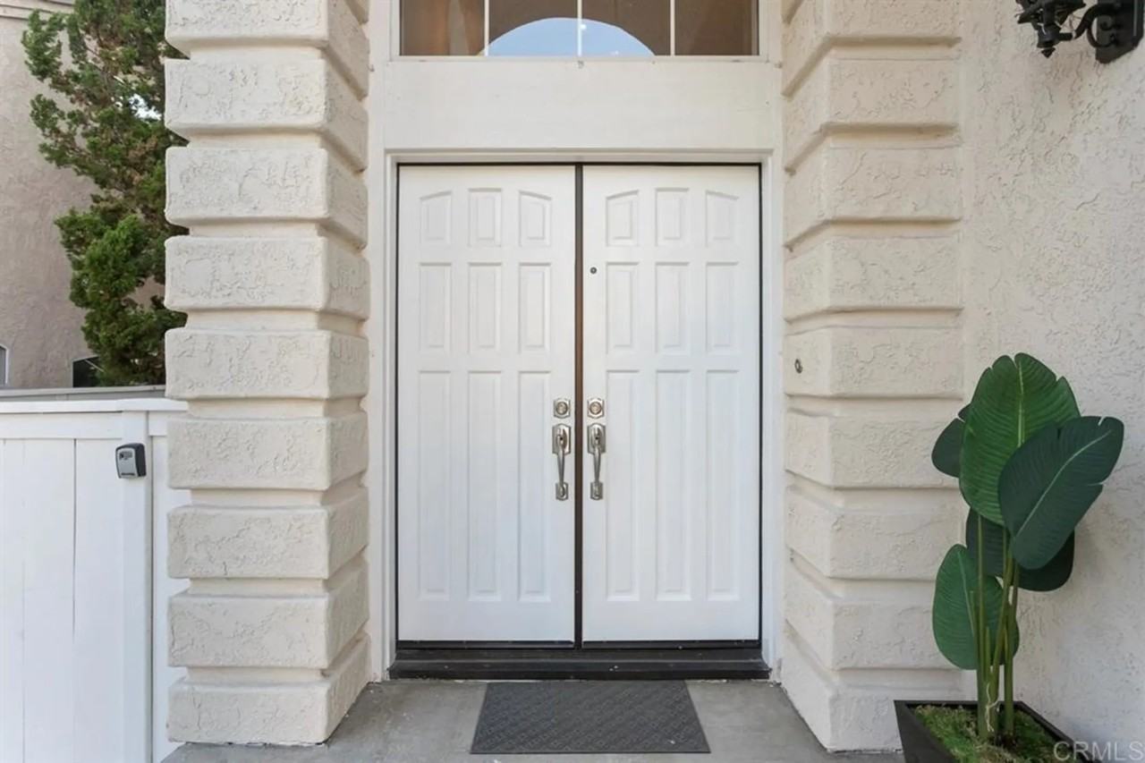 11779 Windcrest Ln - Photo 2 of 7