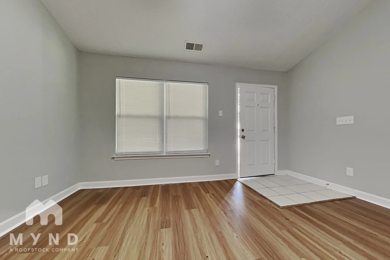 2306 Jordi Way - Photo 3 of 19