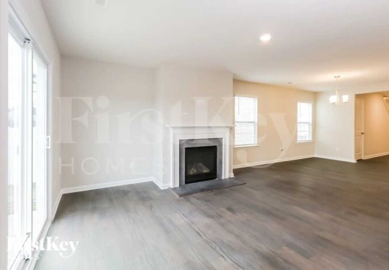 1637 Gaston Mountain Dr - Photo 2 of 15