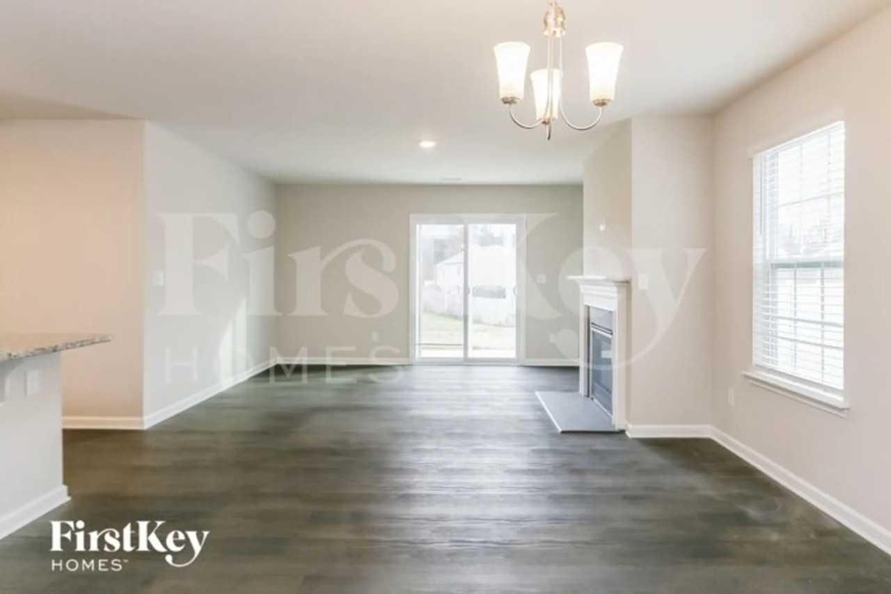 1637 Gaston Mountain Dr - Photo 3 of 15