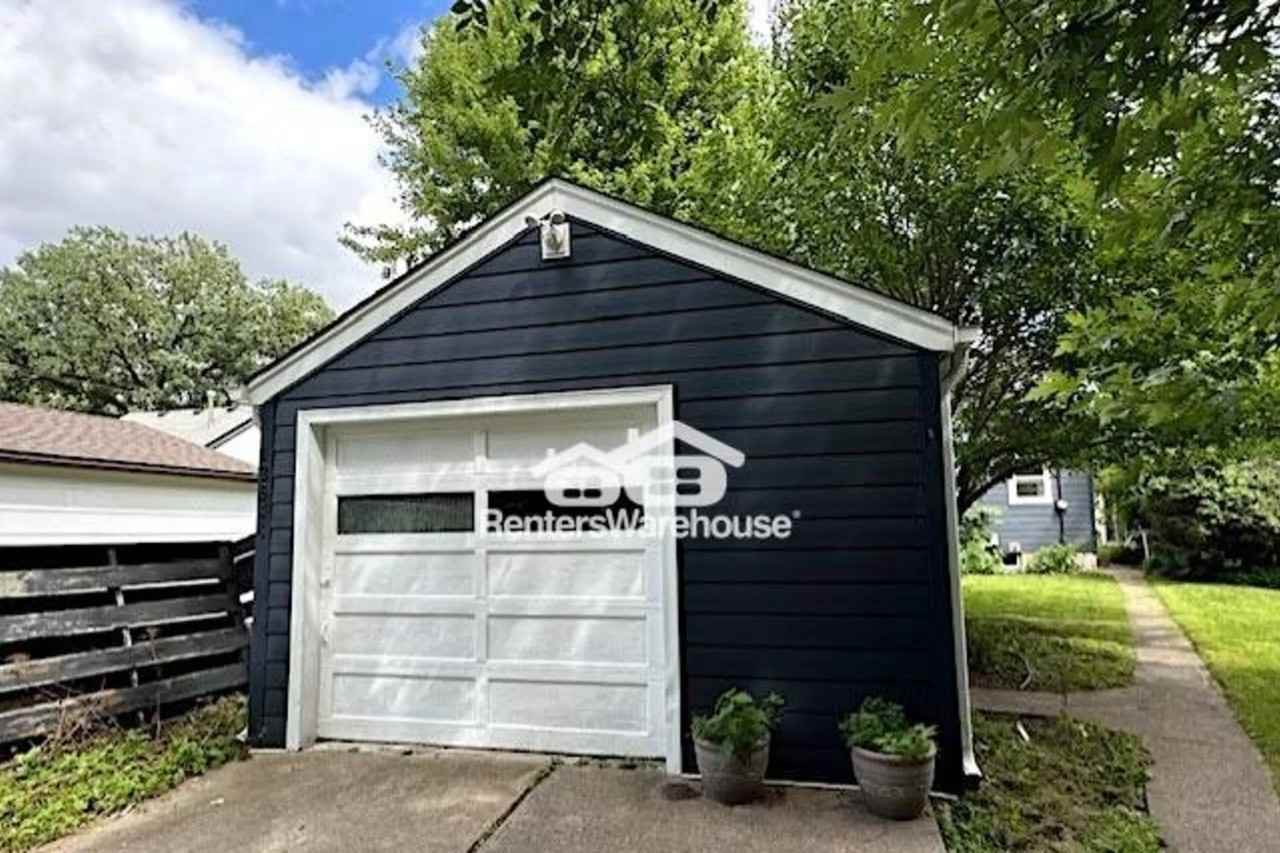 2644 Vernon Ave S - Photo 2 of 11