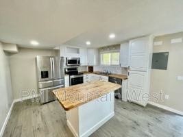 featured image of 762 Lacey Way #B