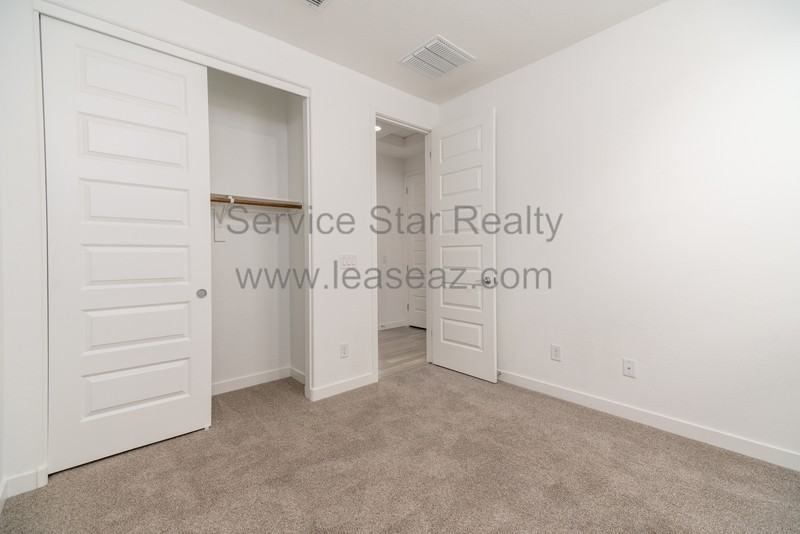 4318 N 94th Ave - Photo 7 of 29