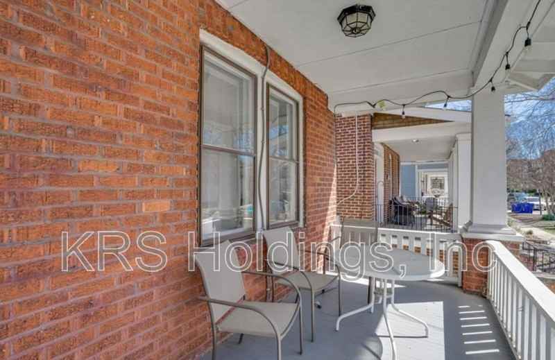 726 W Princess Anne Rd #1 - Photo 3 of 23