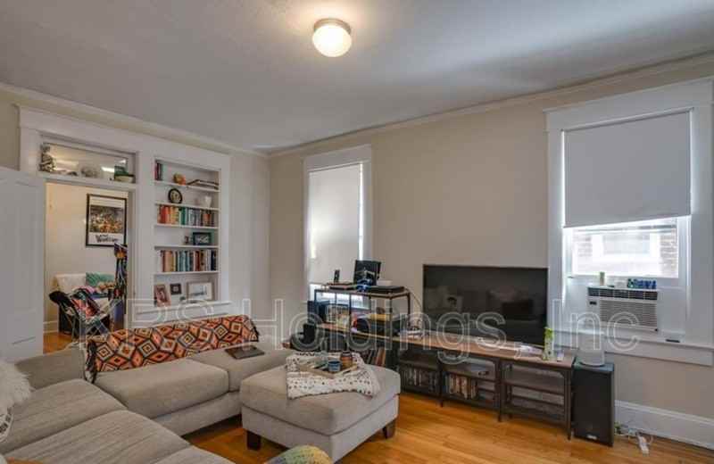 726 W Princess Anne Rd #1 - Photo 6 of 23