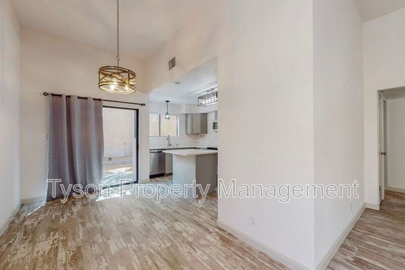 10205 Las Casitas St Ne - Photo 7 of 21