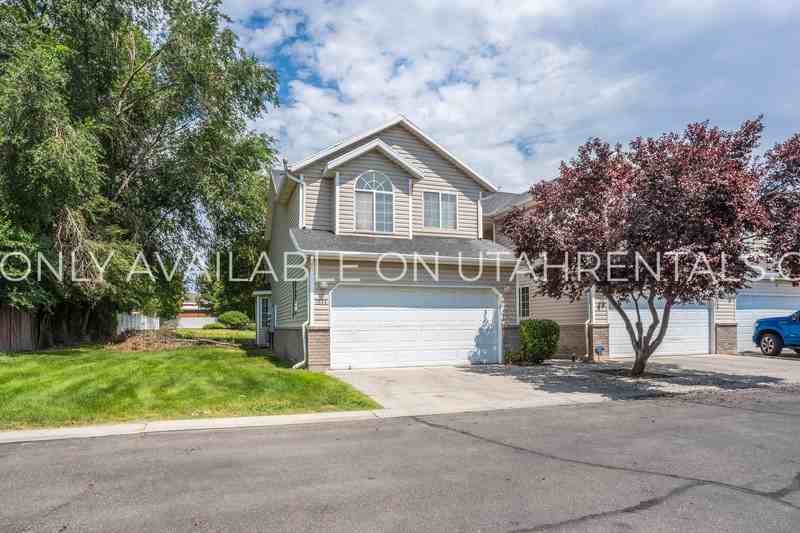 1554 Westlane Ct - Photo 3 of 28