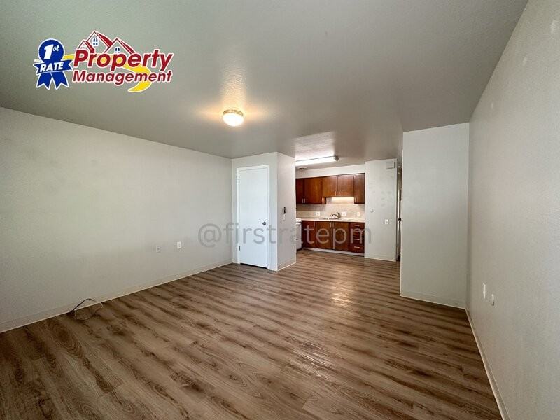 5140 W Kootenai St #11 - Photo 3 of 18