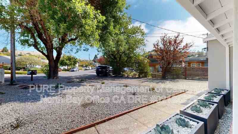 480 Washington Ct - Photo 4 of 50