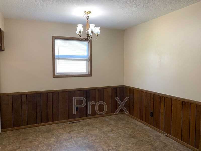 2234 Arizona Ave - Photo 5 of 14