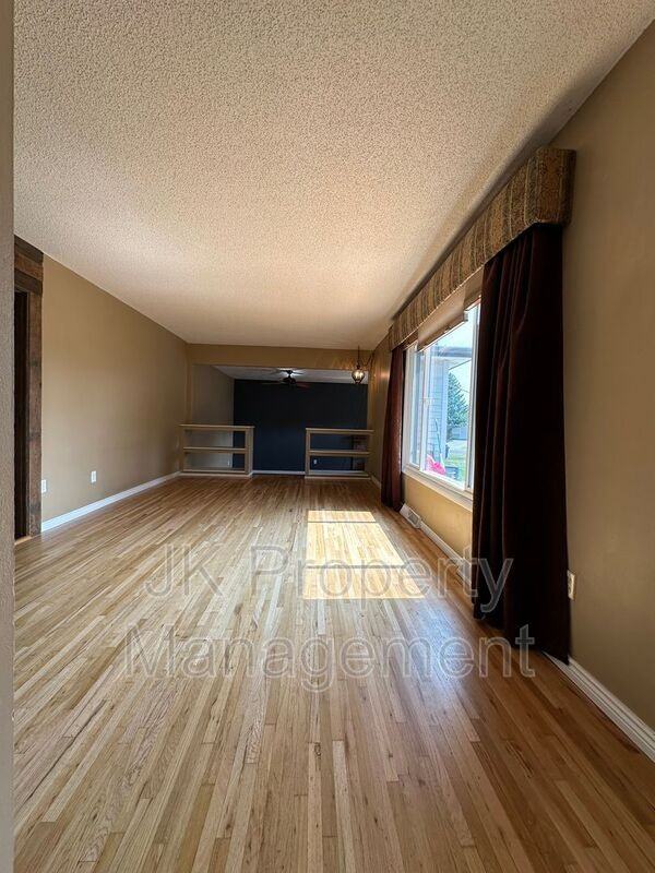 710 48th St S - Photo 6 of 35