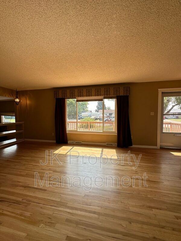 710 48th St S - Photo 7 of 35