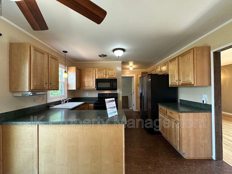 710 48th St S - Photo 2 of 35