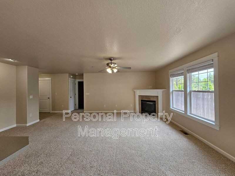 11809 Ne 26th Pl - Photo 4 of 16