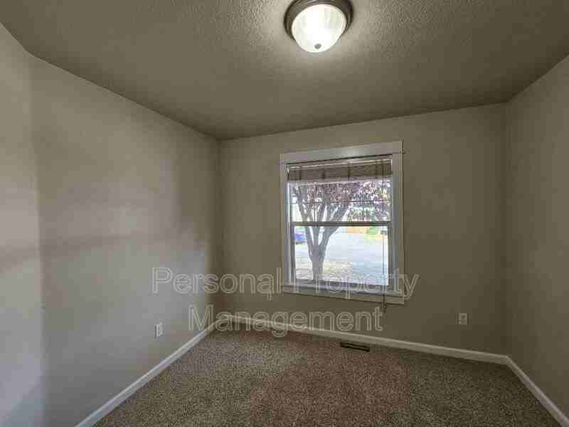 11809 Ne 26th Pl - Photo 6 of 16