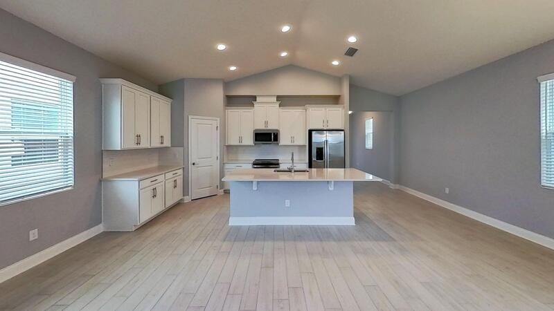 640 Becklow St - Photo 4 of 19