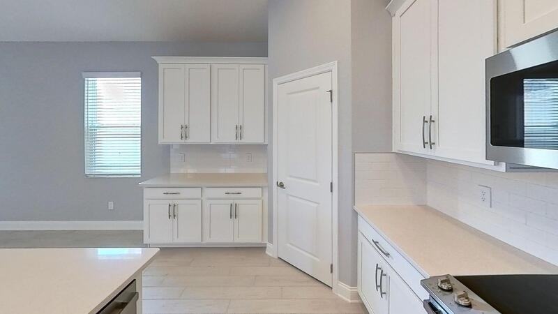 640 Becklow St - Photo 5 of 19