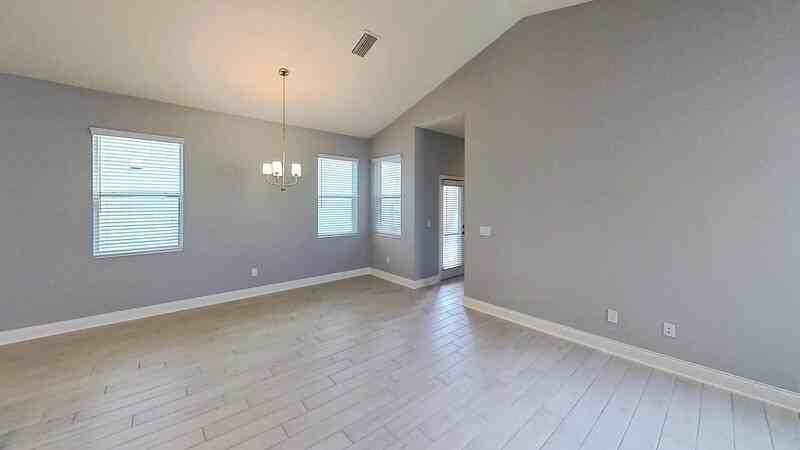 640 Becklow St - Photo 6 of 19