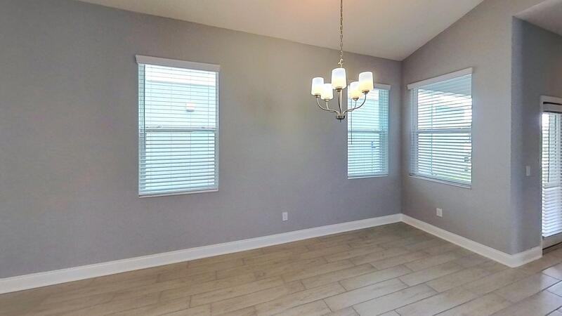 640 Becklow St - Photo 7 of 19