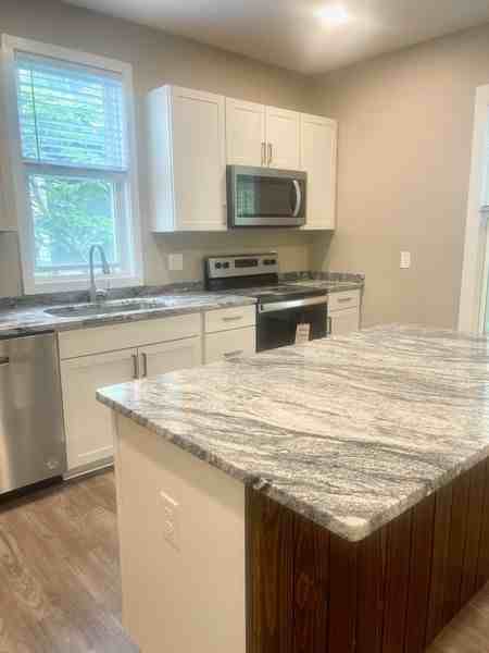 430 W Locust St - Photo 6 of 16