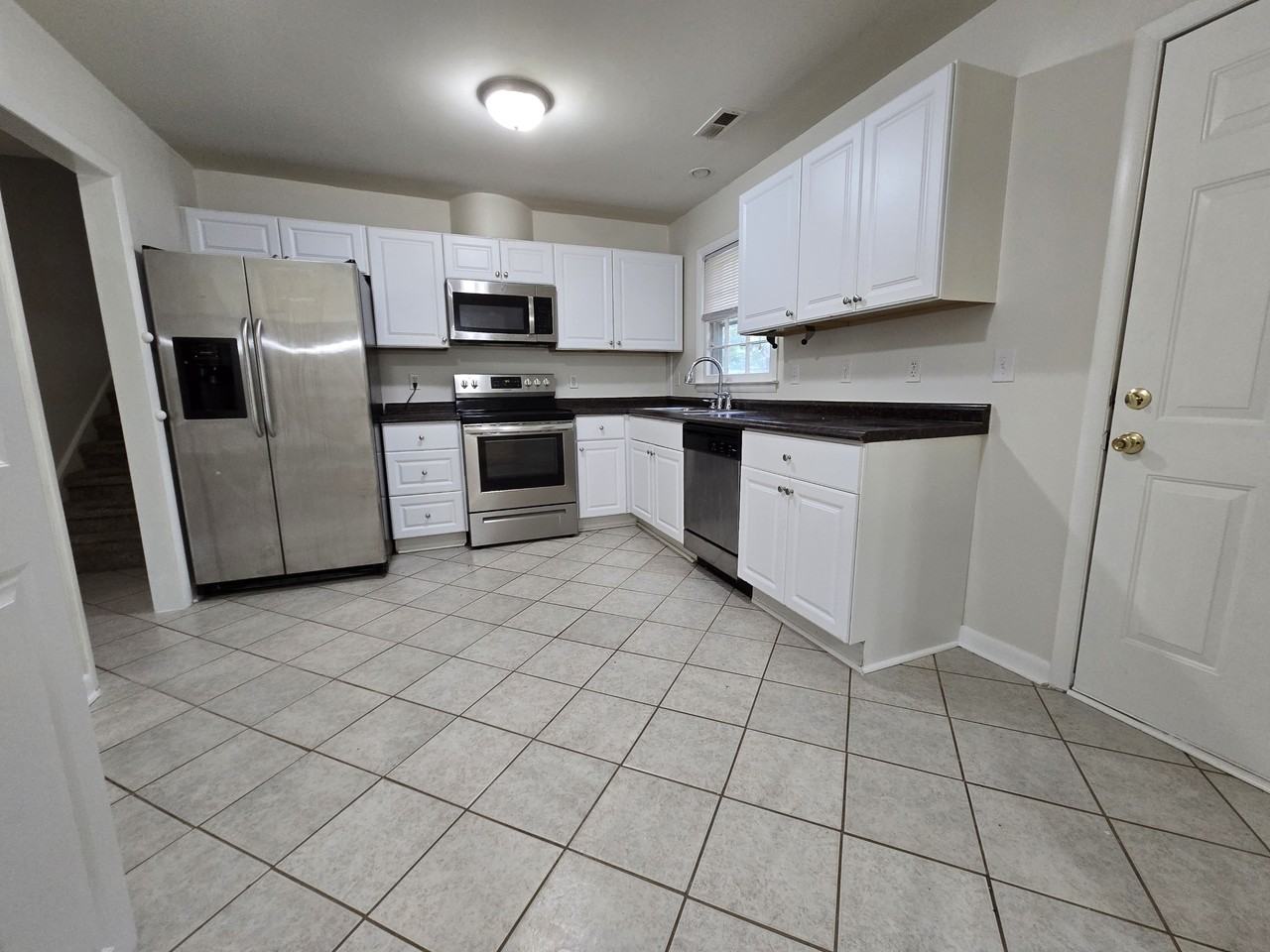 119 Monterey Ln - Photo 3 of 16