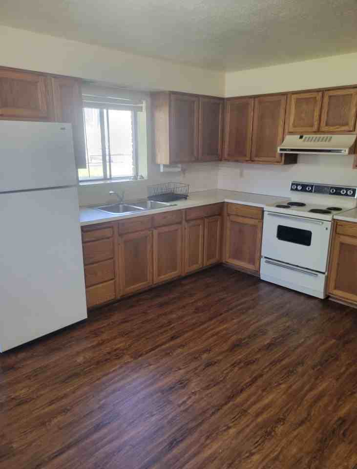 840 N Jackson Ave - Photo 2 of 6