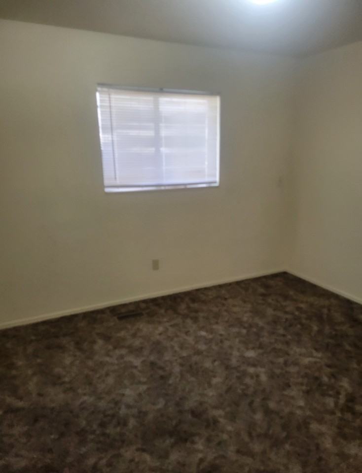 840 N Jackson Ave - Photo 4 of 6