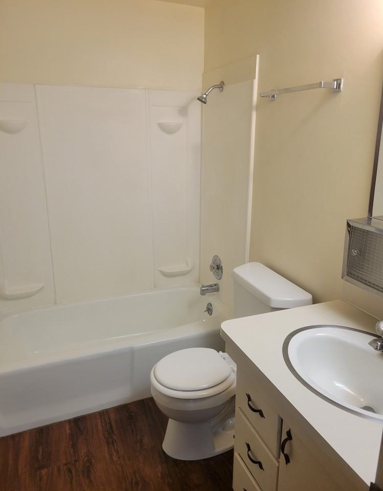 840 N Jackson Ave - Photo 5 of 6