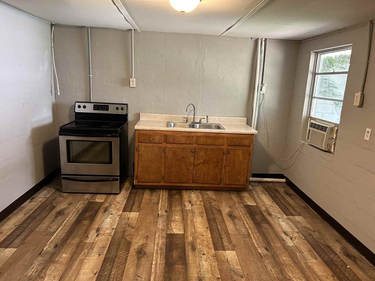 424 E Chappell St - Photo 3 of 4