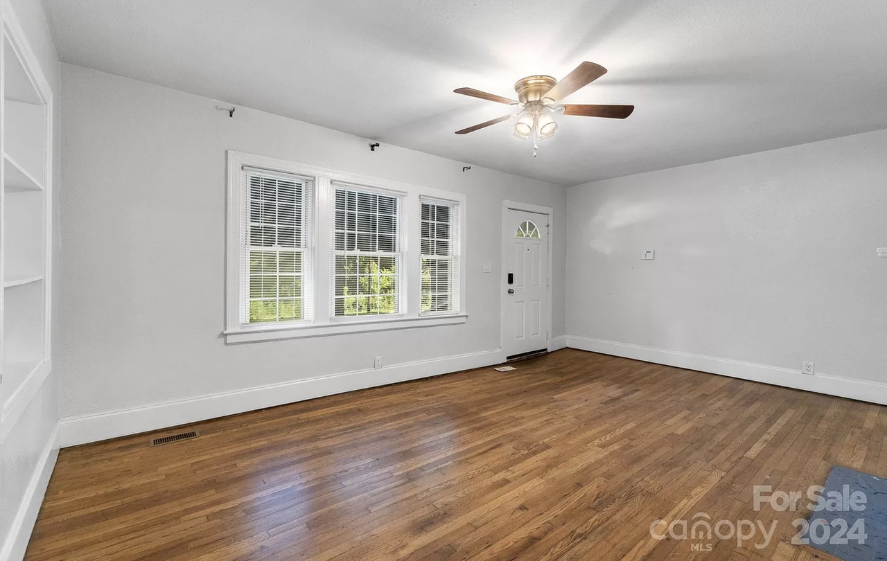 2036 Revolution Park Dr - Photo 3 of 17