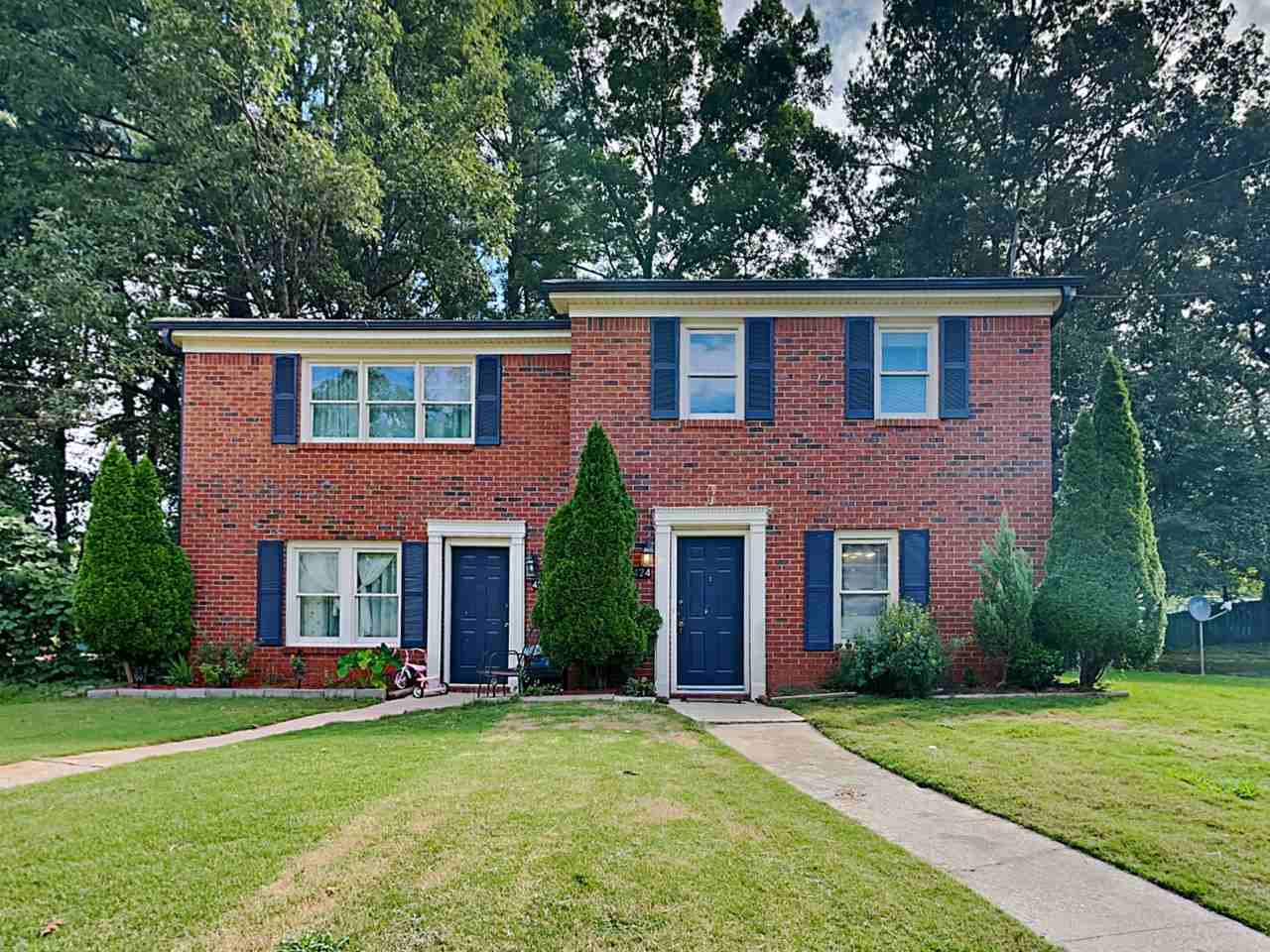 424 Charleston Ln - Photo 2 of 14