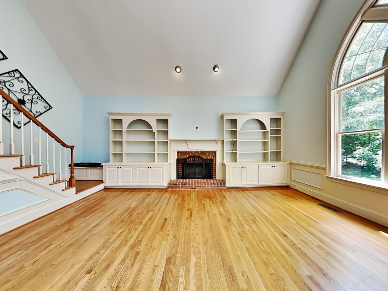 750 Culworth Mnr - Photo 2 of 32